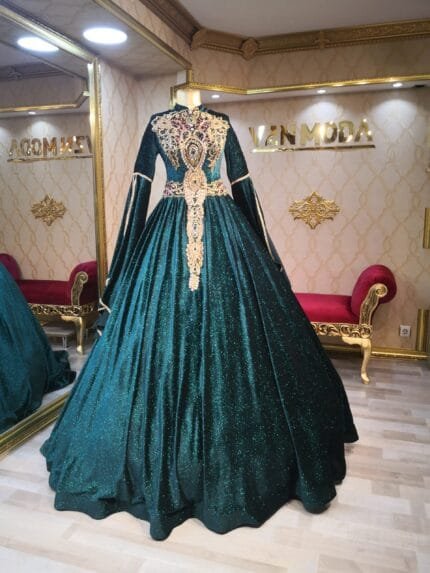tesettür-yeşil-a kesim-kabarık-işlemeli-kınalık-kaftan