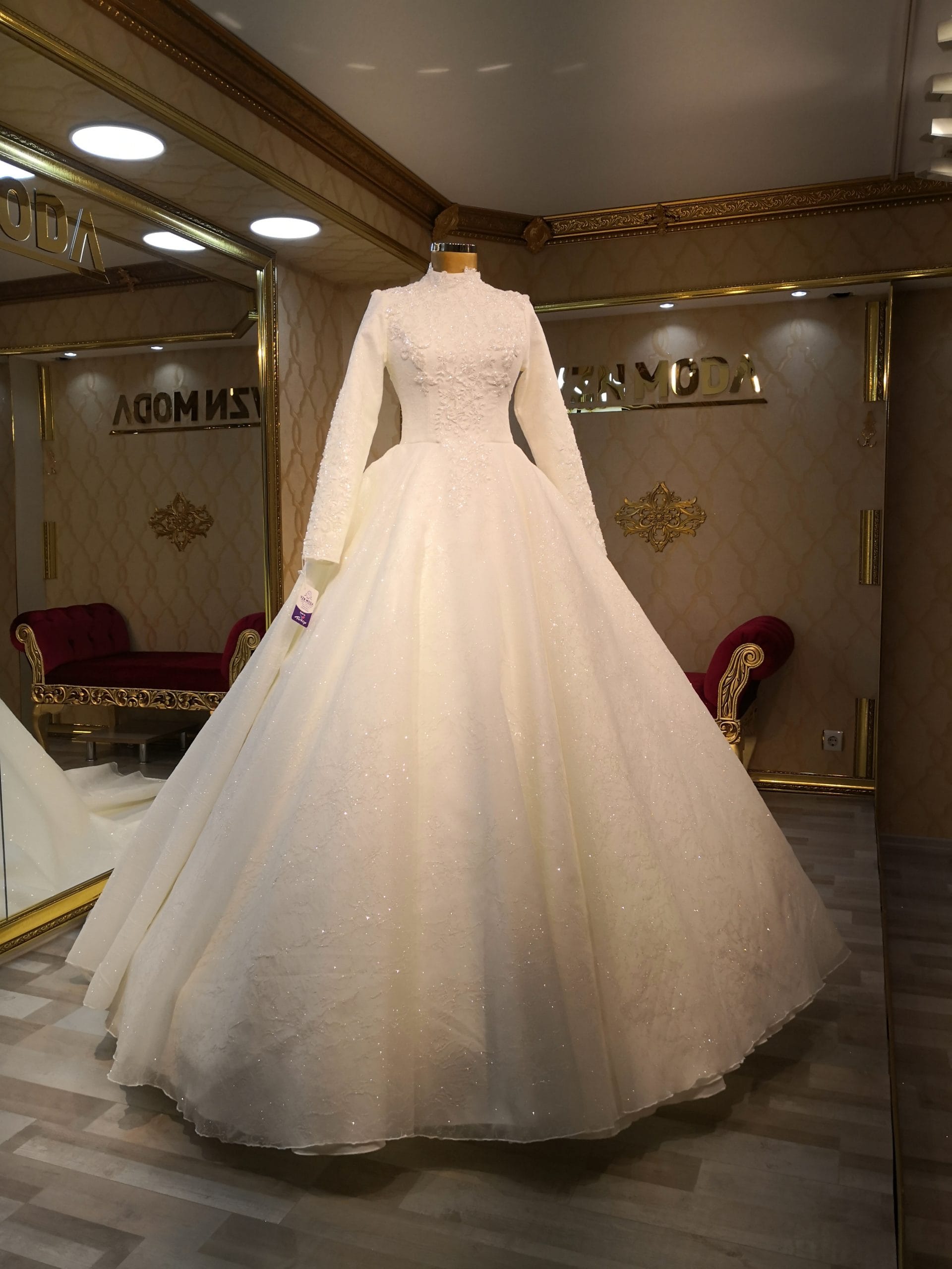 şahika tesettür gelinlik a kesim - VznModa şahika-tesettür-gelinlik-simli-işlemeli-a-kesim