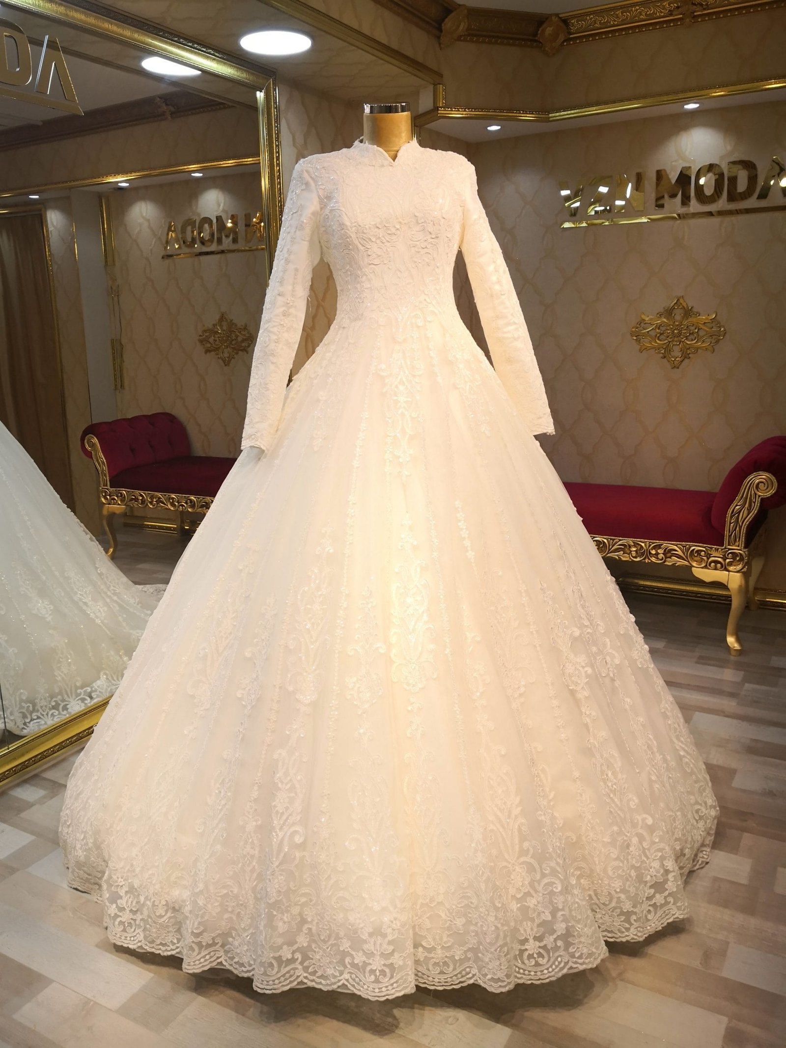 Meltem tesettür gelinlik dantelli a kesim - VznModa meltem-tesettür-gelinlik-a-kesim-dantelli-kabarık