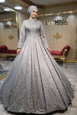Özge gümüş saten tesettür a kesim nişan abiye elbise - VznModa Ozge-gumus-saten-tesettur-a-kesim-nisan-abiye-elbise