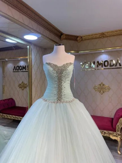 Pera-su-yesili-prenses-islemeli-nisan-abiye-elbise - VznModa Pera-su-yesili-prenses-islemeli-nisan-abiye-elbise
