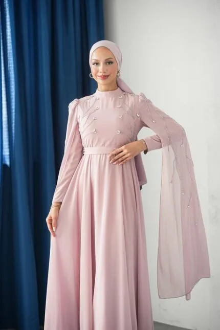 canan-tesettür-abiye-elbise-pudra-şifon-pelerinli