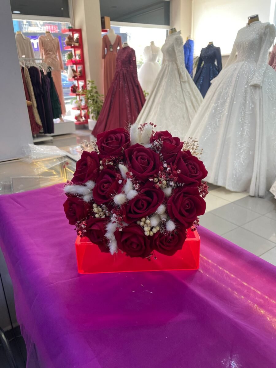 Gelin Çiçeği Kırmızı Güller - VznModa gelin-çiçeği-buket-kırmızı