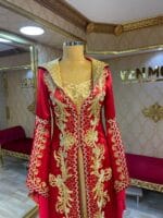 Yalazan-Kirmizi-Gold-Saten-nakisli-bindalli-kinalik-abiye-elbise